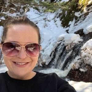 Meet your Posher, Jenelle